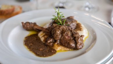 l'oca in teglia al vino rosso con Nobile di Montepulciano Docg 2015 Maestro