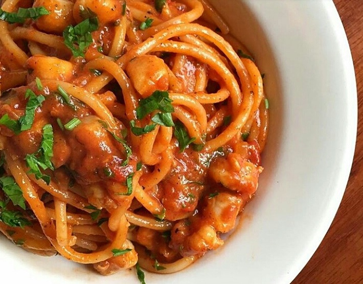 Spaghettoni di Antica Maccheroneria al ragù di seppie